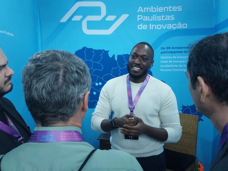 Rede API marca presença no Campinas Innovation Week 2025 com um estande dedicado a receber participantes interessados em conhecer e se conectar com os ambientes de inovação que integram o Ecossistema Paulista (Foto: Gabriel Brito de Souza - Rede API).